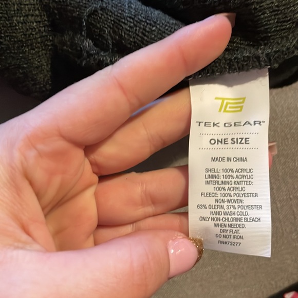 NWT Insulated Beanie - Picture 2 of 2